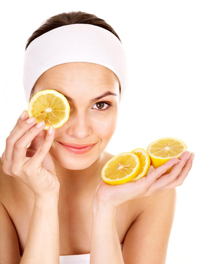 Follow These 5 Home Remedies to Remove Dark Circles