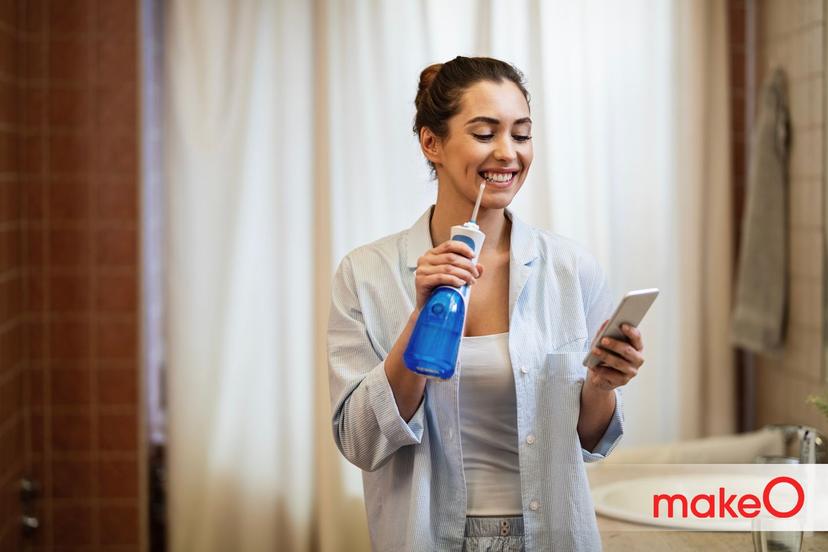 Dental Flosser vs Water Floss: Which is Better?