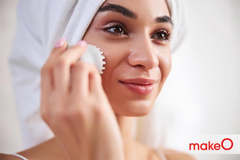 Unleashing the Magic of Jade and Quartz Rollers in Skincare!